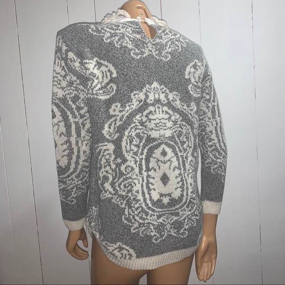 Gray pearly-collared knitter sweater - Picture 2 of 2